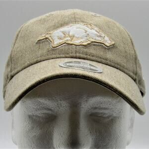 New Era 9TWENTY Arkansas Razorbacks Women's Hat Ball Cap Adjustable Khaki EUC